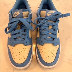 Nike Kids Low-Top Sneakers in Light Blue and White